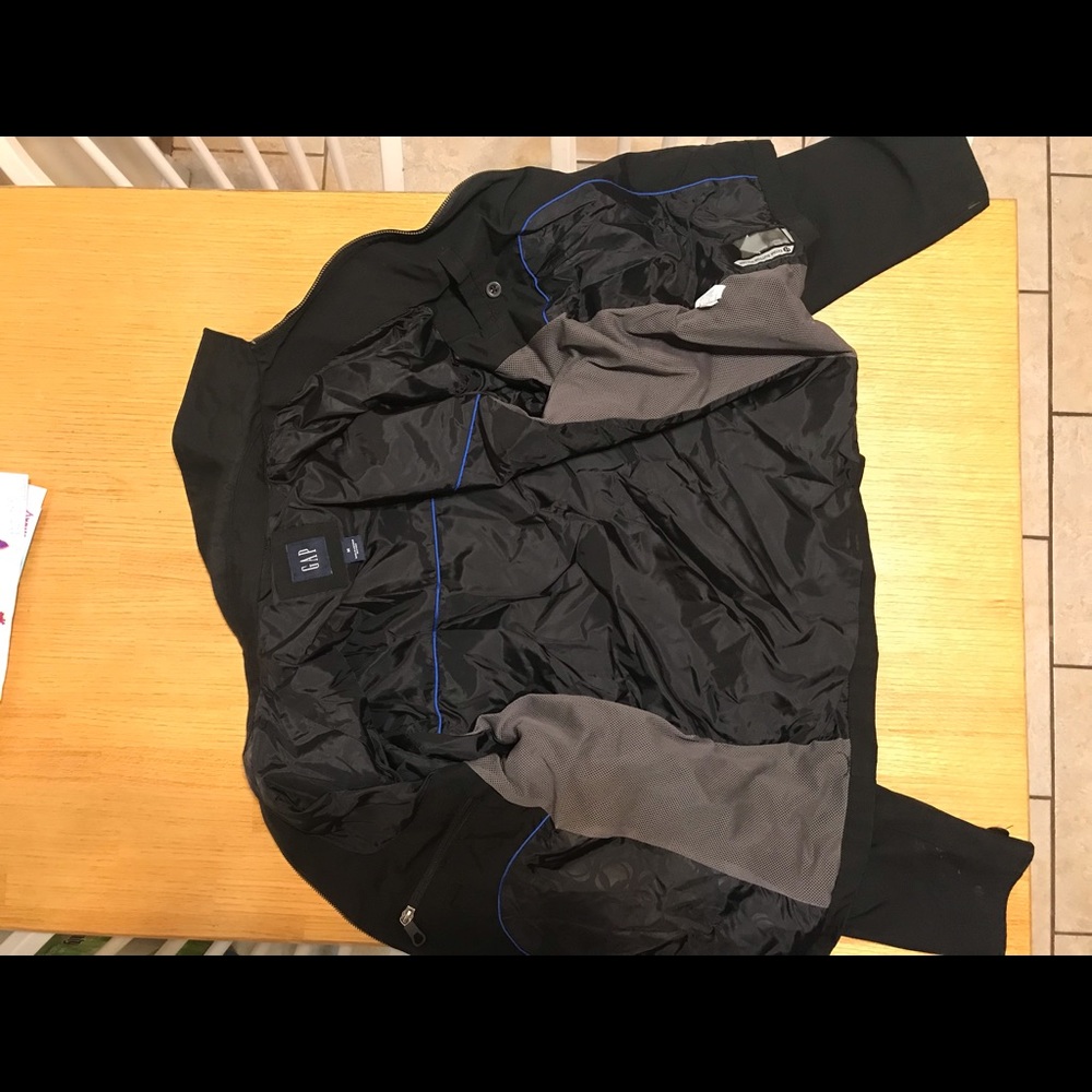 Gap Men’s Light Jacket - image 3